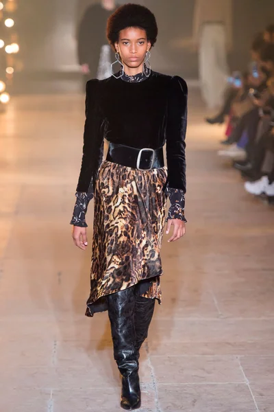 Look 32